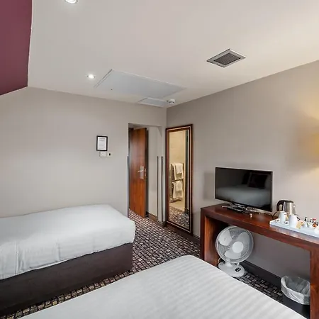 The Rutland 3*